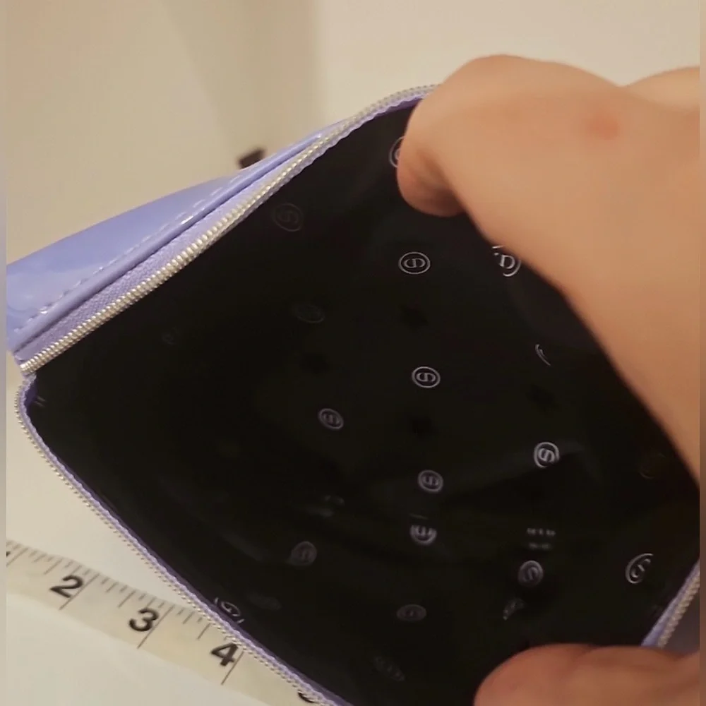 Dior GWP✨💙🩶Glossy Royal Blue Cosmetic Case - Picture 4 of 4